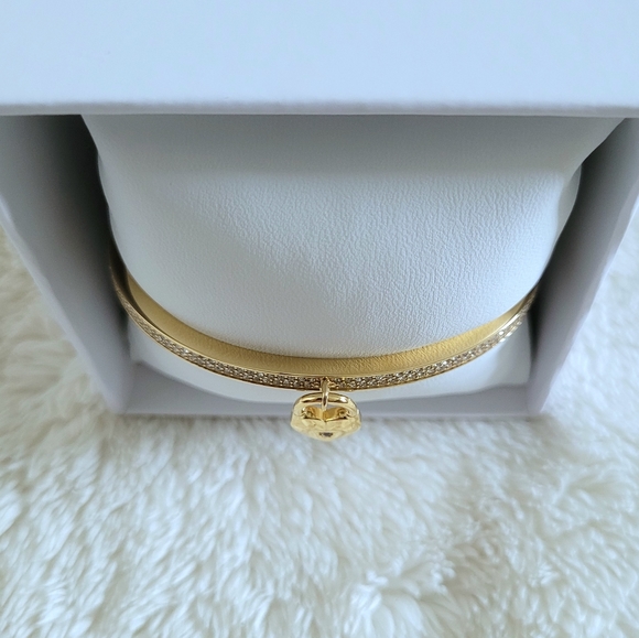 ✨️HP✨️ Michael Kors Dangling Gold💛 Heart Bangle Bracelet - NIB - Picture 9 of 16